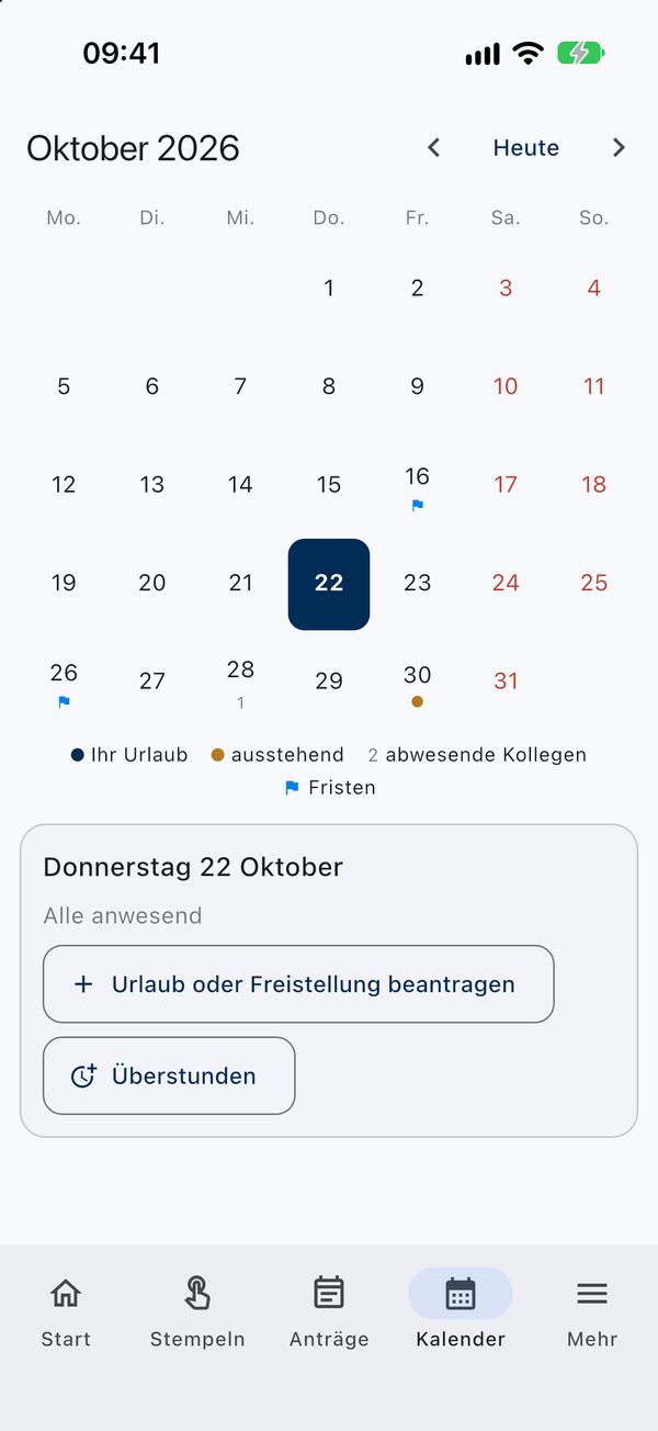 Monatskalender in der App mit Urlaub, offenen Anträgen, abwesenden Kollegen und Fristen
