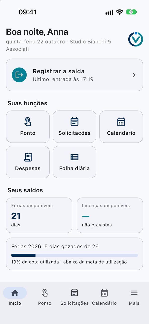 Orevia no smartphone: página inicial com o registro de ponto de hoje, os saldos de férias e as próximas ausências